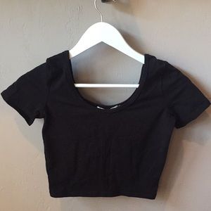 Short sleeve crop top